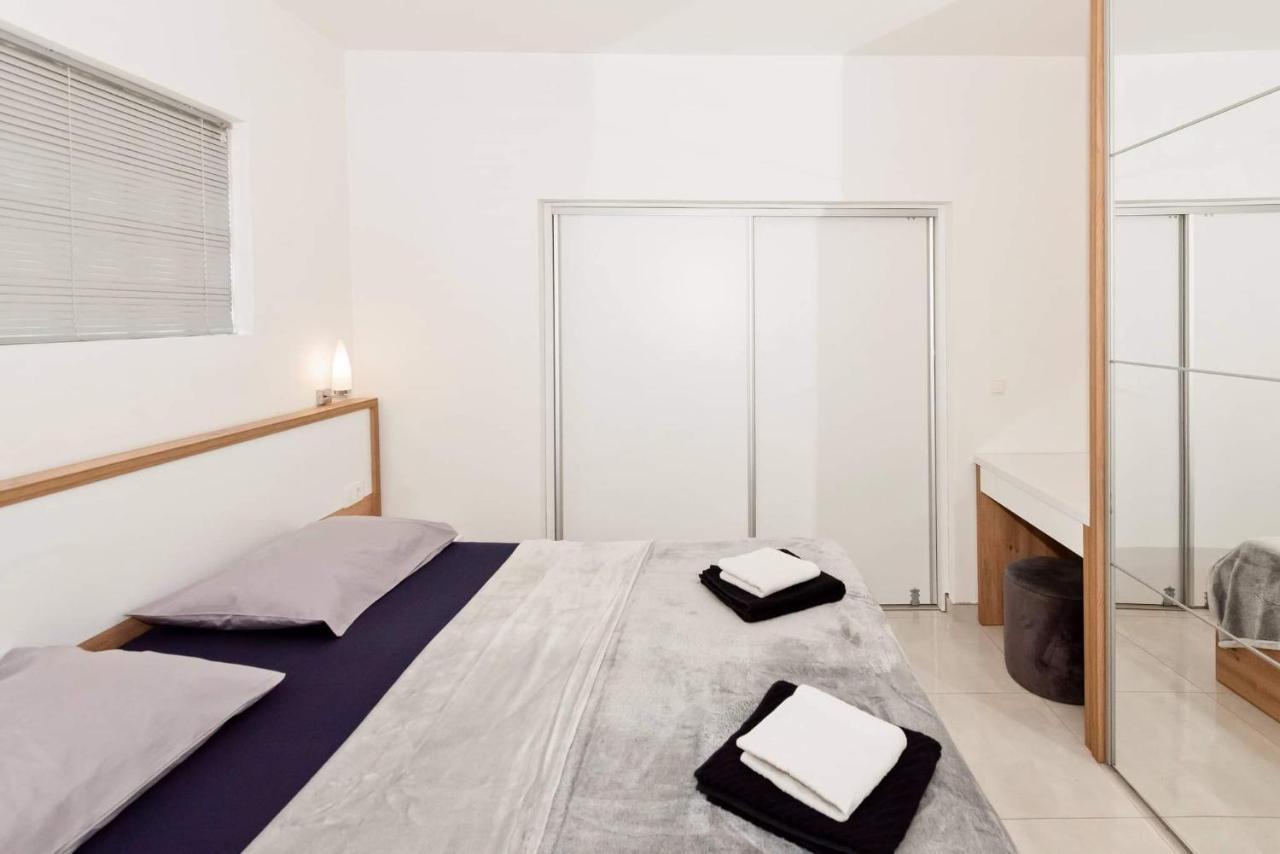 Apartment White Pearl Ražanac Eksteriør bilde