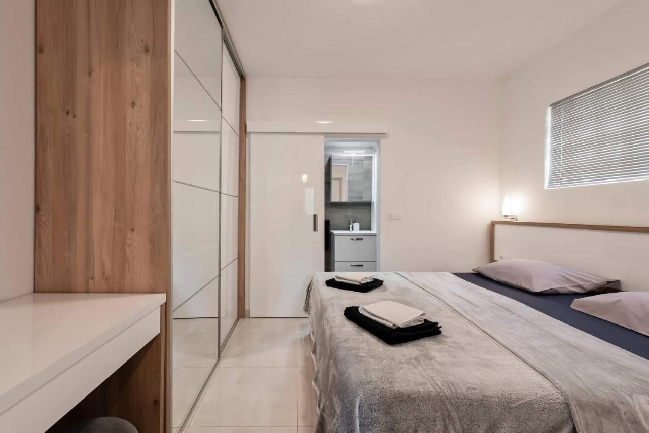 Apartment White Pearl Ražanac Eksteriør bilde